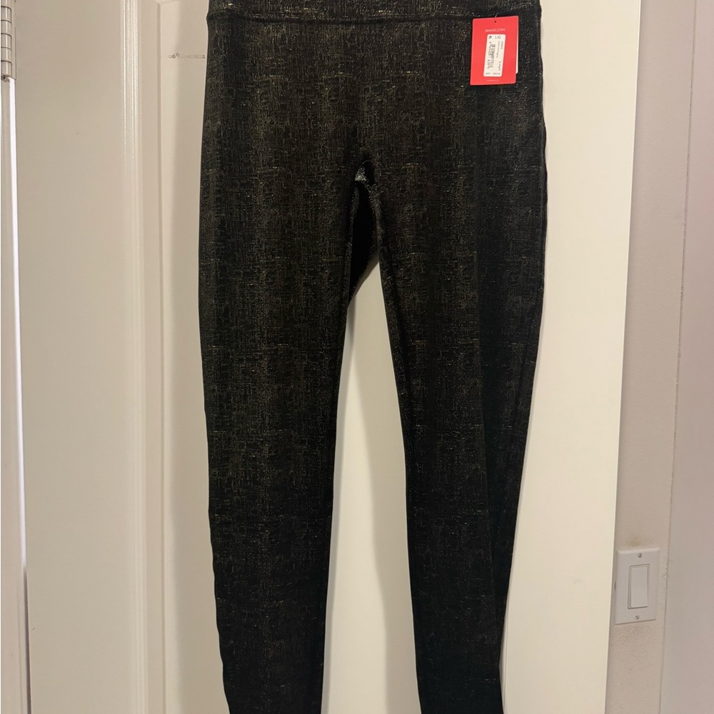 Spans Black and gold velvet Sparkle Leggings. Size L NWT
